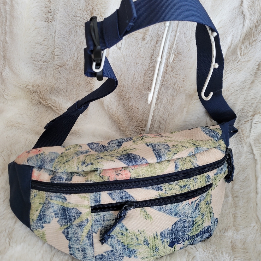 Columbia Belt/body Bag Light. Unisex